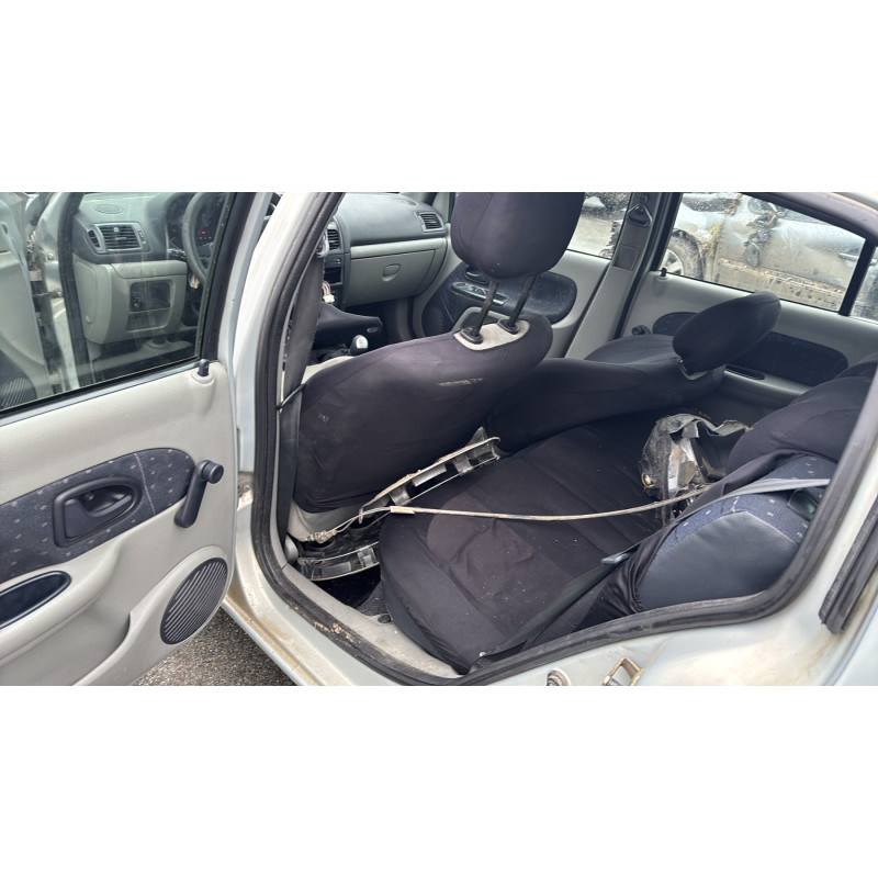 Vitre avant gauche RENAULT CLIO 2 Photo n°14