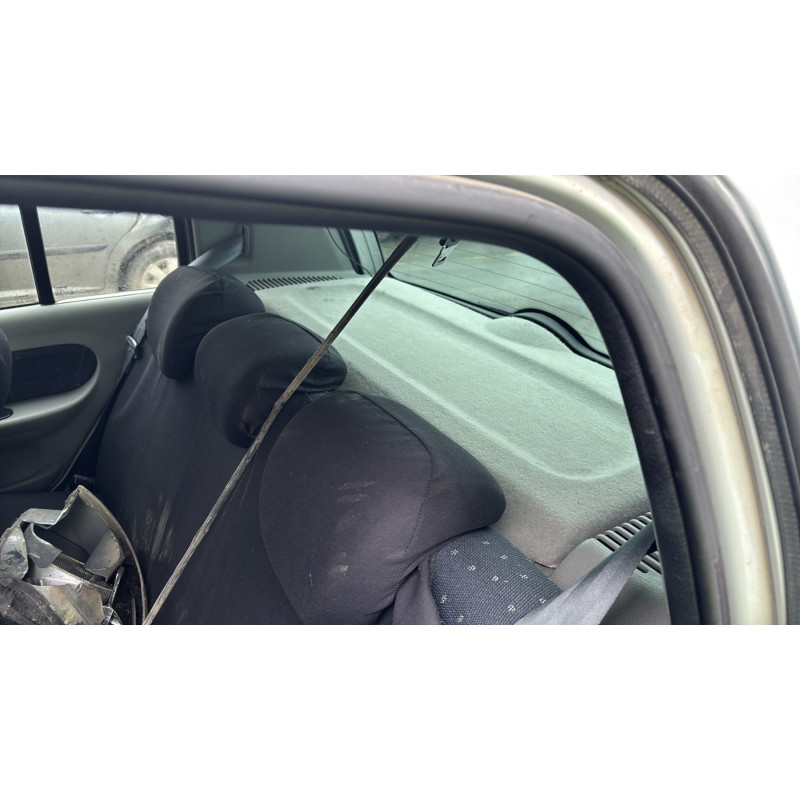 Vitre avant gauche RENAULT CLIO 2 Photo n°15