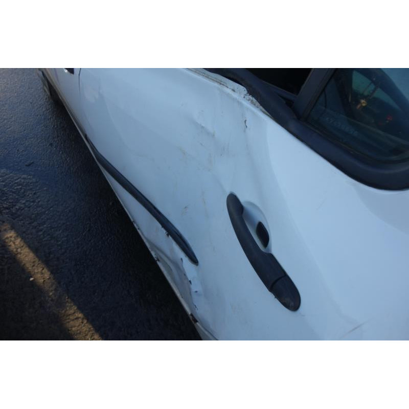 Pompe lave glace avant RENAULT CLIO 3 Photo n°7