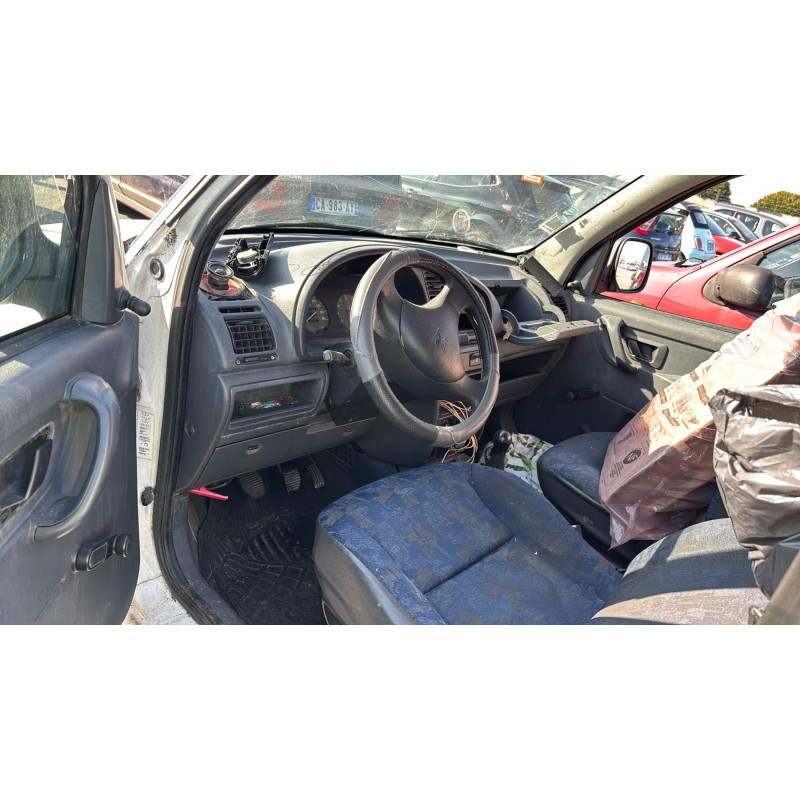 Porte avant gauche PEUGEOT PARTNER 1 Photo n°16