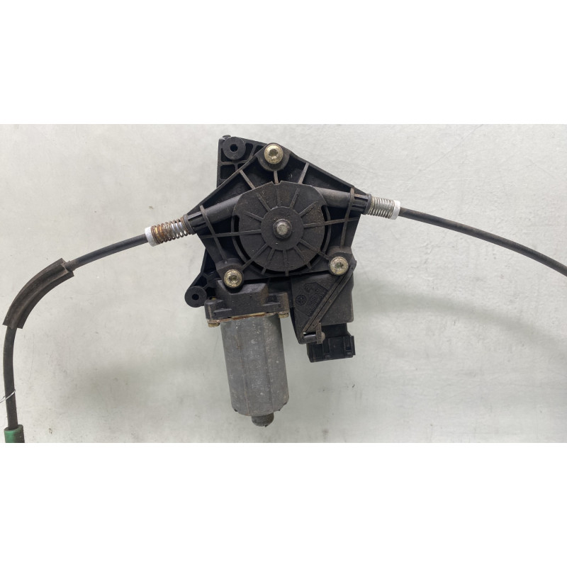 Leve vitre electrique avant gauche PEUGEOT 406 Photo n°4