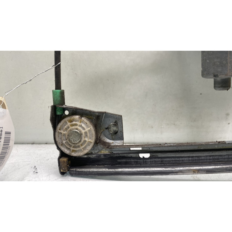 Leve vitre electrique avant gauche PEUGEOT 406 Photo n°5