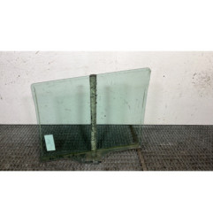 Vitre arriere droit PEUGEOT 406