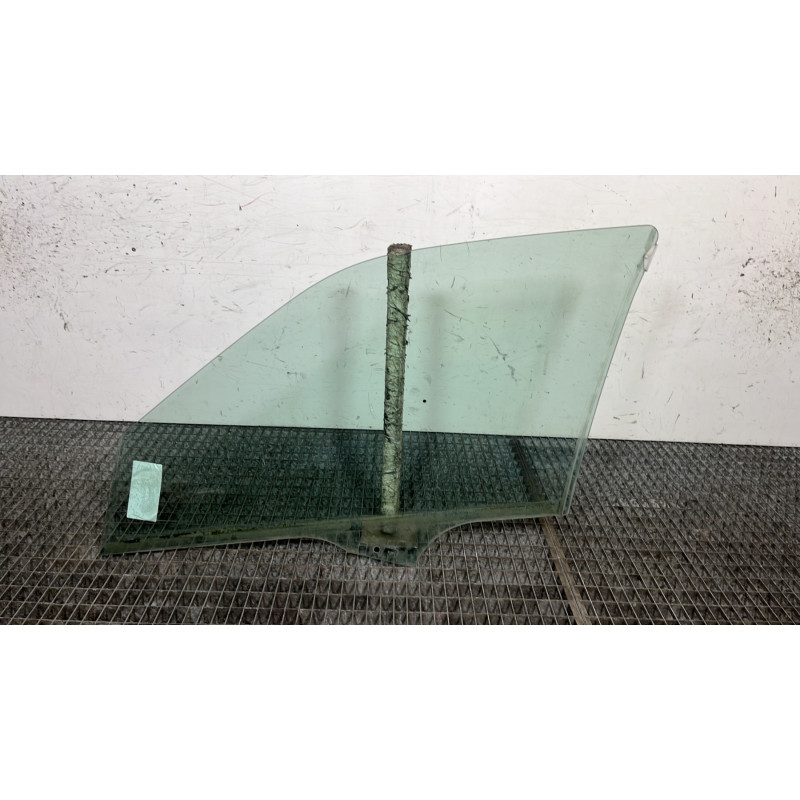 Vitre avant droit PEUGEOT 406 Photo n°4