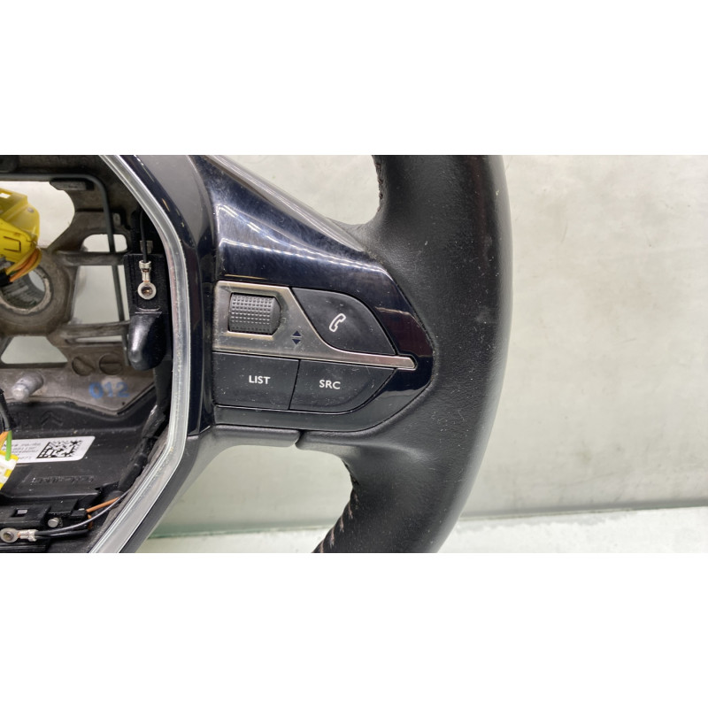 Volant PEUGEOT 5008 2 Photo n°4