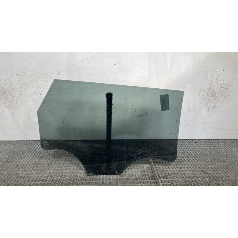 Vitre arriere gauche PEUGEOT 5008 2 Photo n°4