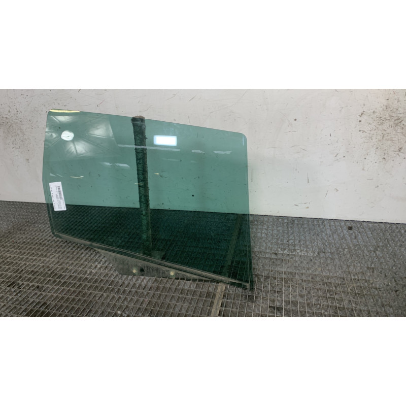 Vitre arriere droit PEUGEOT 307 Photo n°3