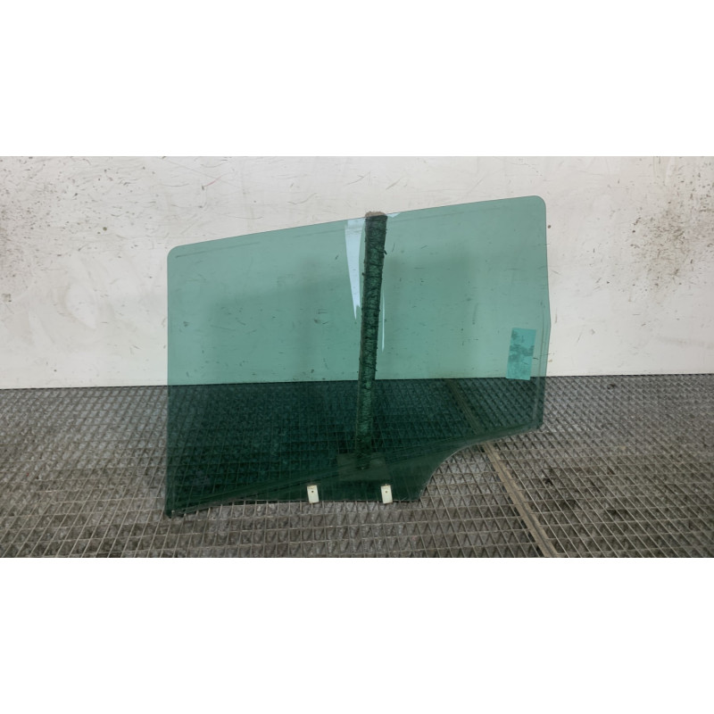 Vitre arriere droit PEUGEOT 307 Photo n°4