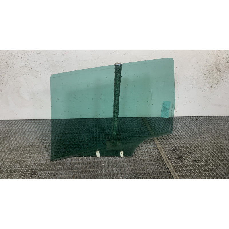 Vitre arriere droit PEUGEOT 307 Photo n°5