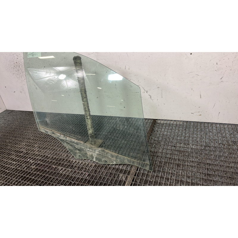 Vitre avant droit PEUGEOT 208 1 Photo n°2