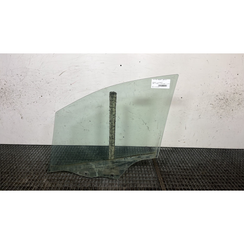 Vitre avant droit PEUGEOT 208 1 Photo n°4
