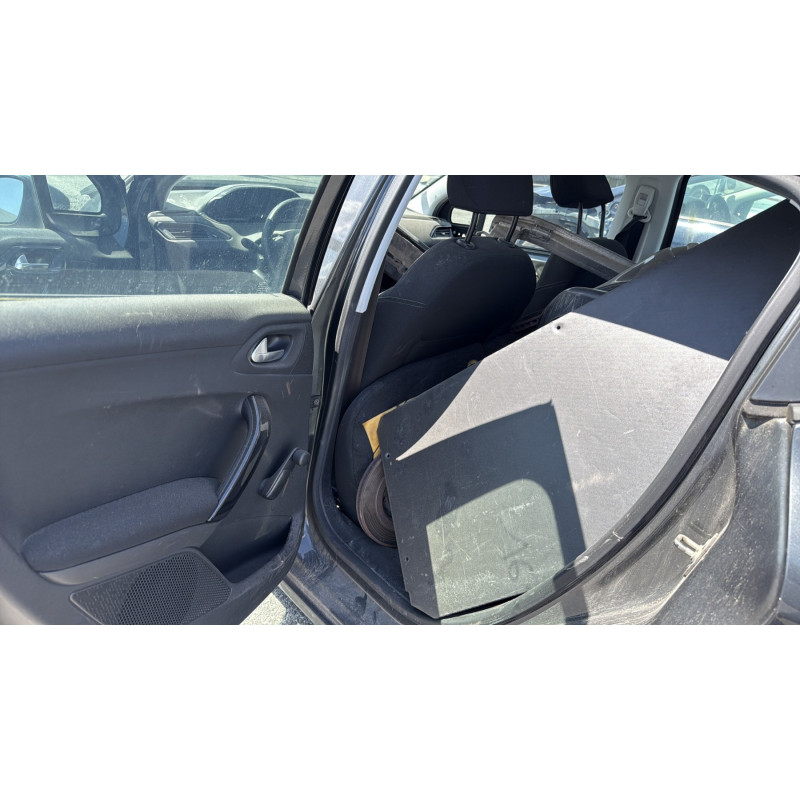 Vitre avant droit PEUGEOT 208 1 Photo n°14