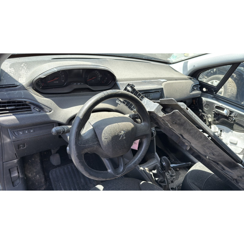 Vitre avant droit PEUGEOT 208 1 Photo n°18