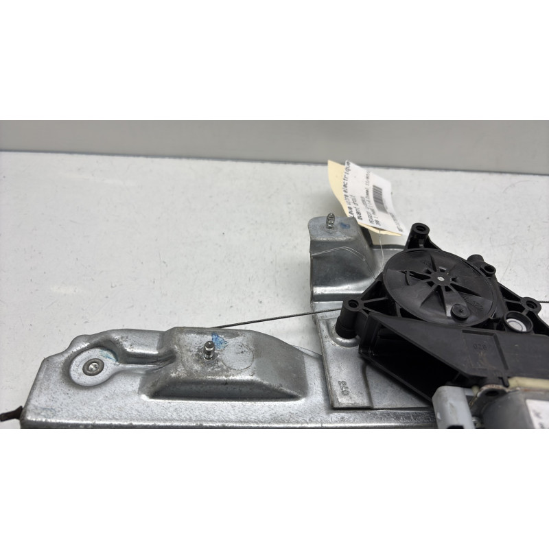 Leve vitre electrique avant droit PEUGEOT 208 1 Photo n°2