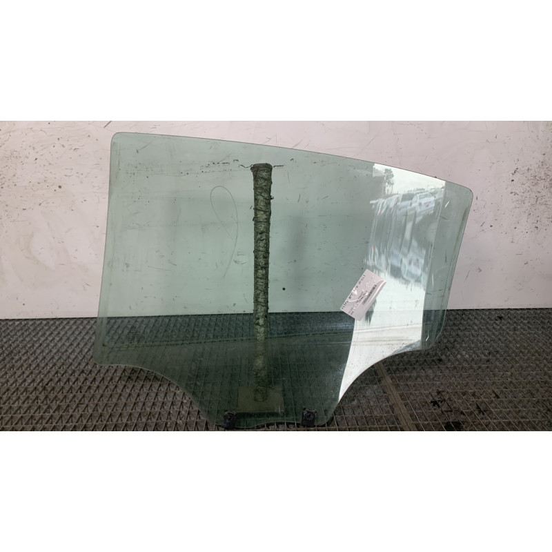 Vitre arriere droit PEUGEOT 208 1 Photo n°1