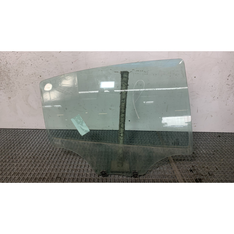 Vitre arriere droit PEUGEOT 208 1 Photo n°4