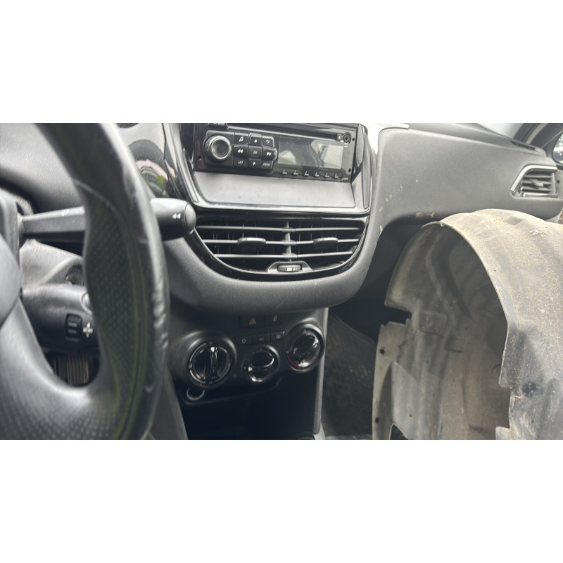 Vitre arriere droit PEUGEOT 208 1 Photo n°17