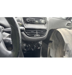 Feu arriere stop central PEUGEOT 208 1