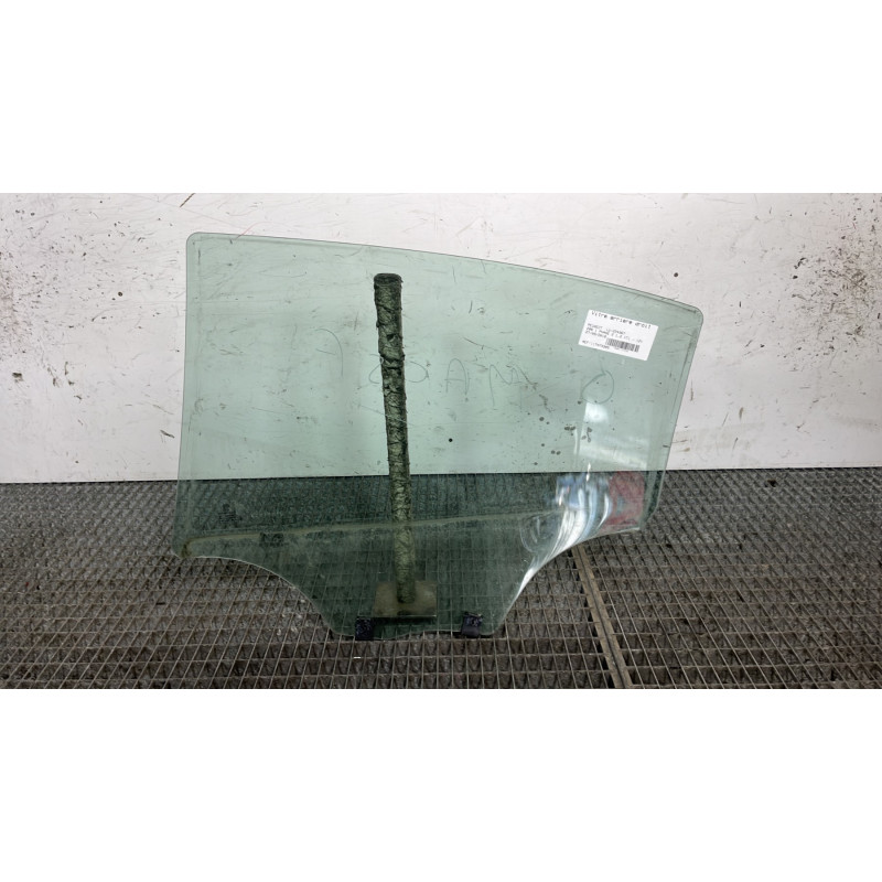 Vitre arriere droit PEUGEOT 208 1 Photo n°4