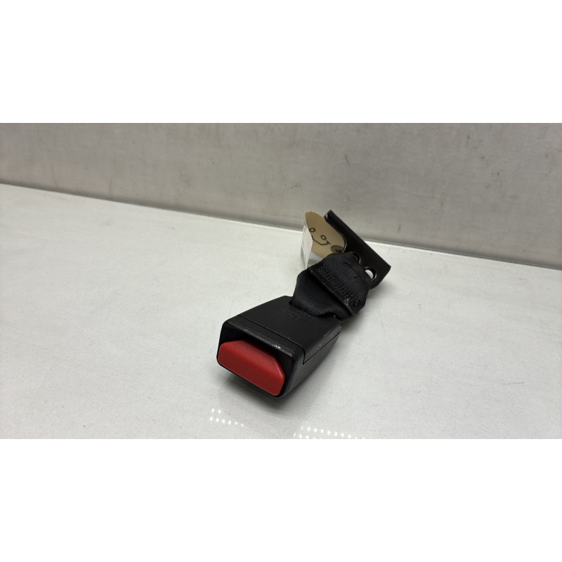 Attache ceinture arriere gauche PEUGEOT 208 1 Photo n°2