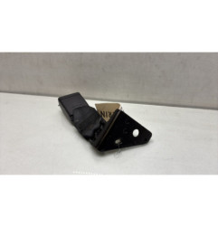 Attache ceinture arriere gauche PEUGEOT 208 1