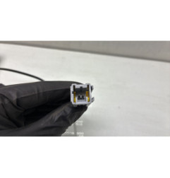 Attache ceinture avant gauche PEUGEOT 208 1
