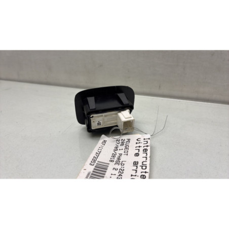 Interrupteur de leve vitre arriere droit PEUGEOT 208 1