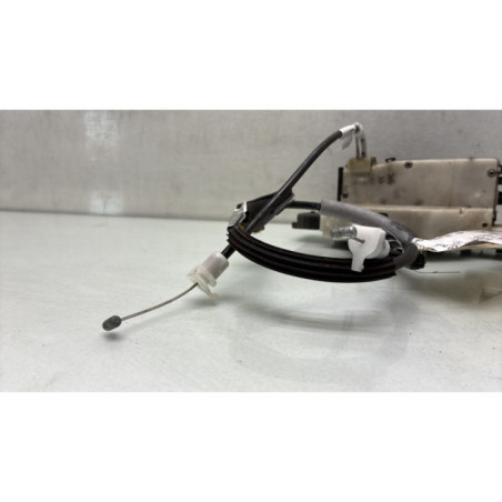 Serrure arriere droit PEUGEOT 208 1