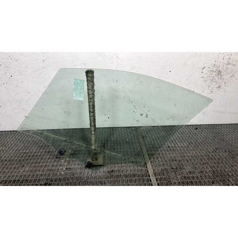 Vitre avant droit PEUGEOT 208 1 Photo n°4