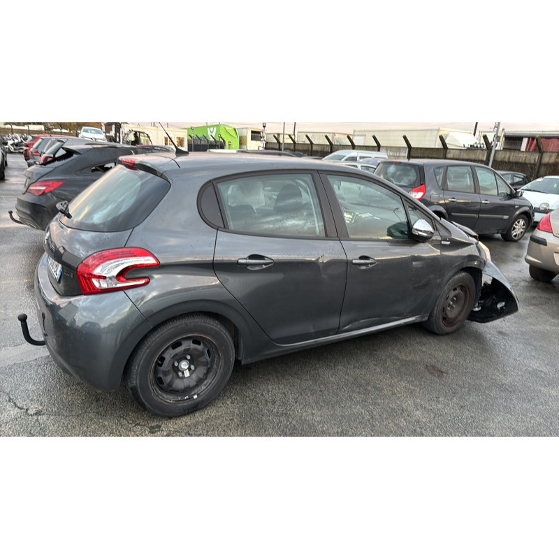 Vitre avant droit PEUGEOT 208 1 Photo n°8
