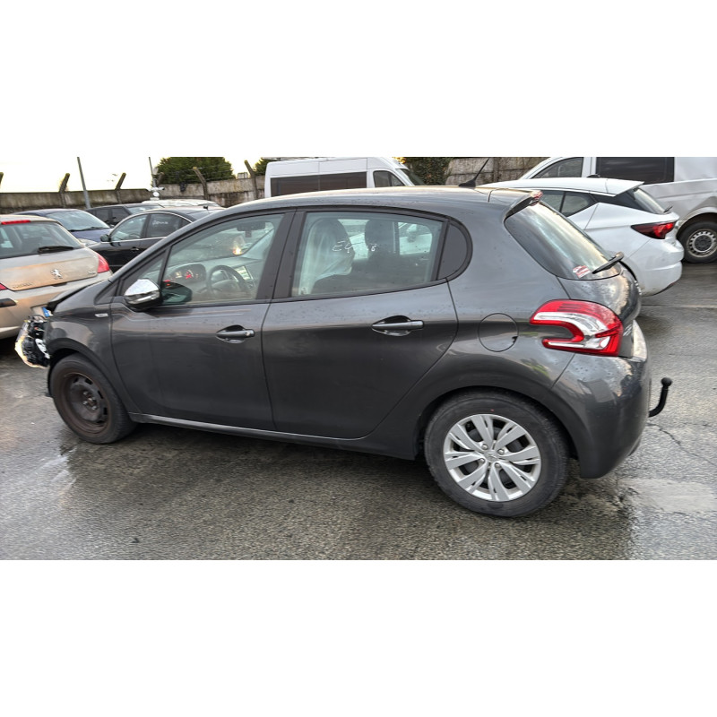 Vitre avant droit PEUGEOT 208 1 Photo n°9
