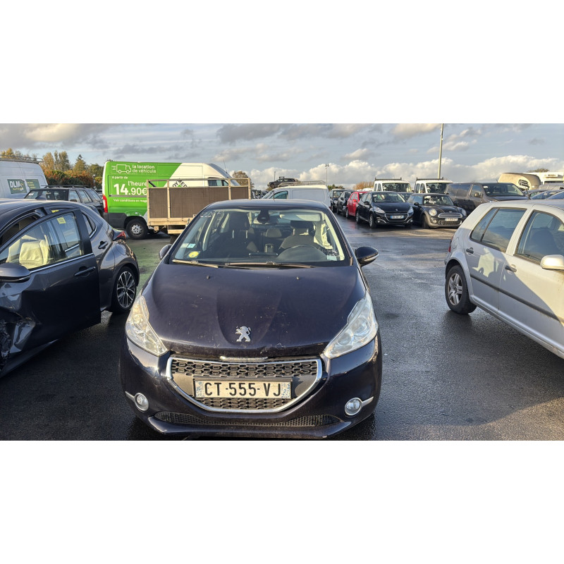 Feu arriere stop central PEUGEOT 208 1 Photo n°8
