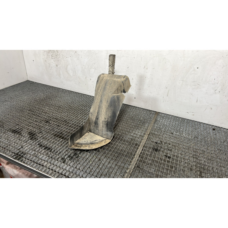Pare boue arriere droit PEUGEOT 206+ Photo n°3
