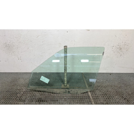 Vitre avant gauche CITROEN SAXO Photo n°1