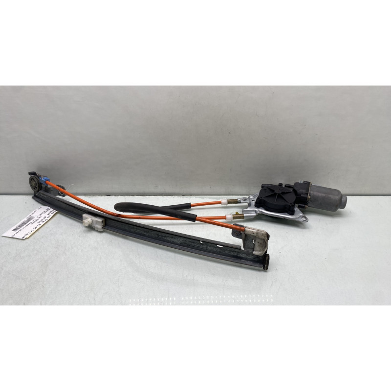 Leve vitre electrique avant droit PEUGEOT 106 Photo n°1