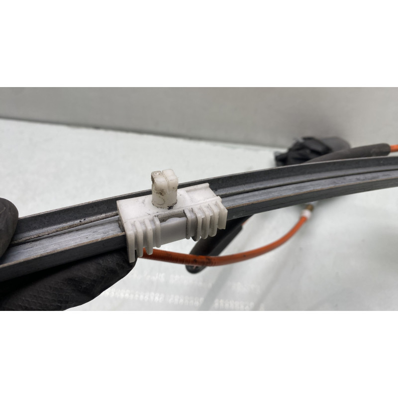 Leve vitre electrique avant droit PEUGEOT 106 Photo n°4