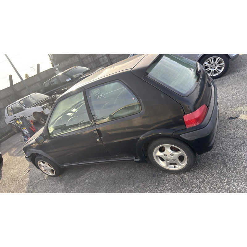 Verin de coffre PEUGEOT 106 Photo n°10