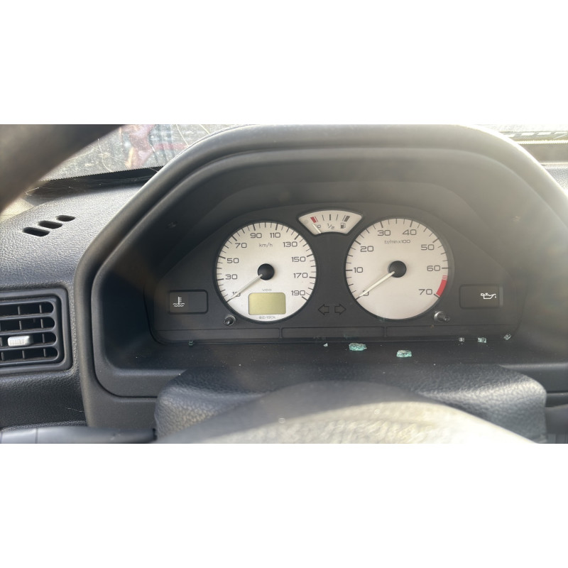 Verin de coffre PEUGEOT 106 Photo n°19