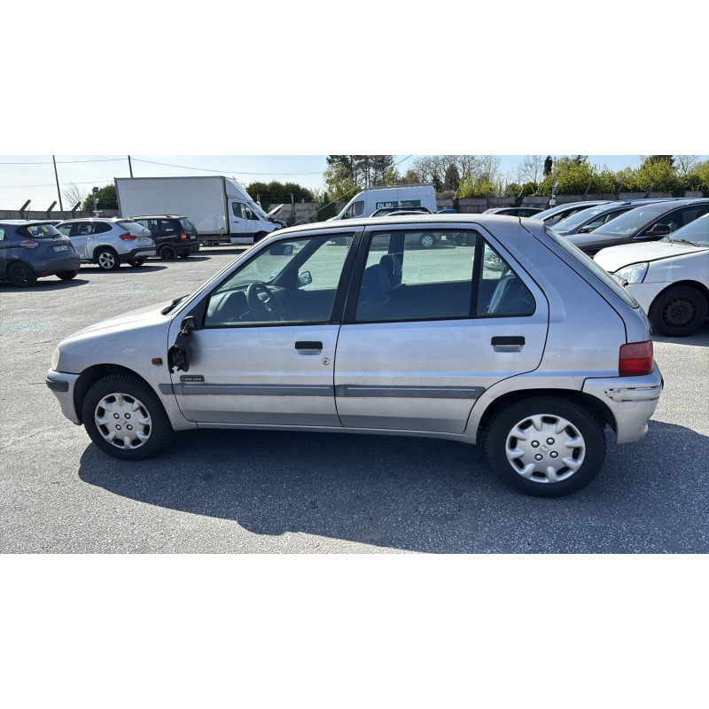 Pare boue avant gauche PEUGEOT 106 Photo n°10