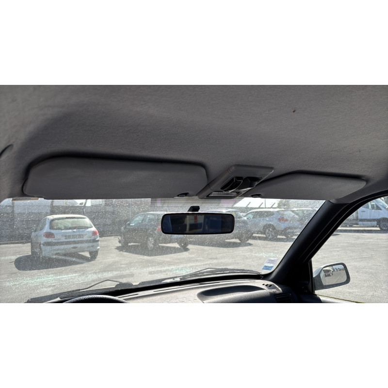 Pare boue avant gauche PEUGEOT 106 Photo n°17
