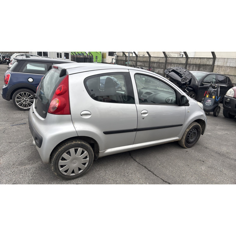 Antenne PEUGEOT 107 Photo n°13
