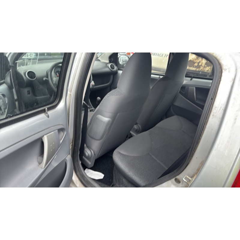 Antenne PEUGEOT 107 Photo n°17