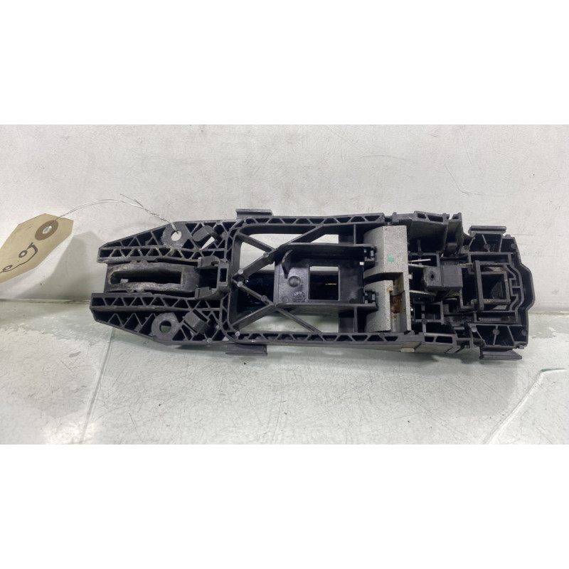 Poignee porte arriere gauche VOLKSWAGEN GOLF 6 Photo n°4