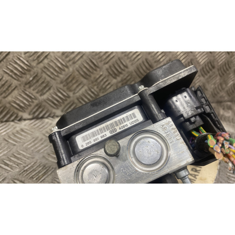 Bloc ABS (freins anti-blocage) CITROEN C4 2 Photo n°4