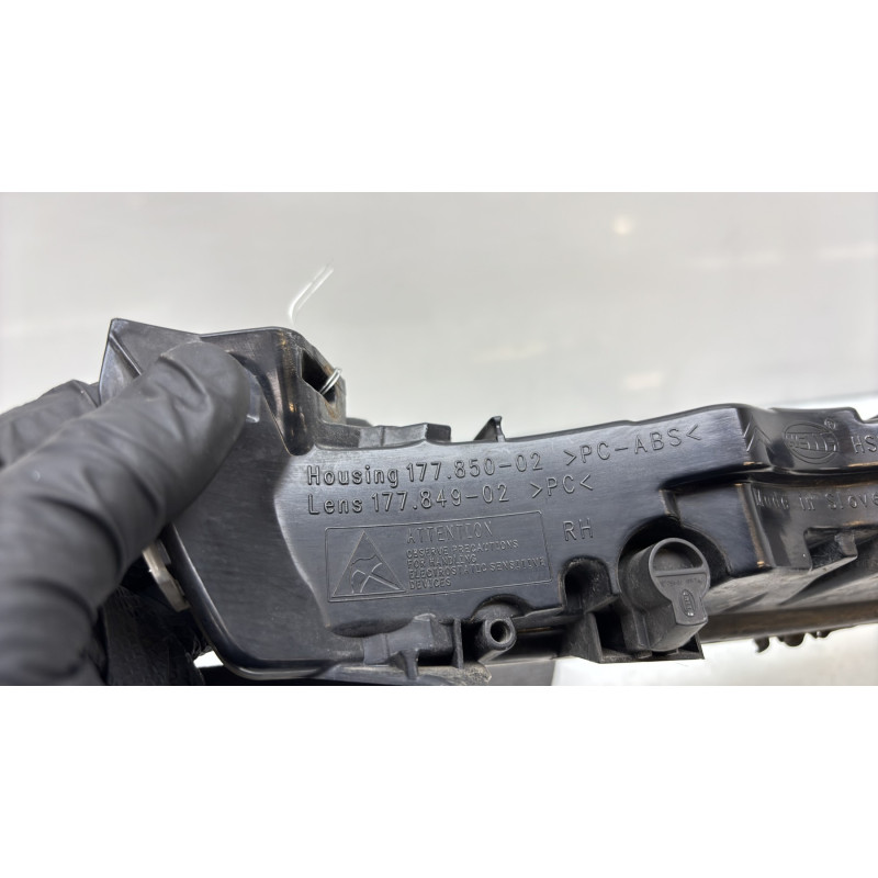 Feu diurne avant droit CITROEN C4 PICASSO 1 Photo n°4