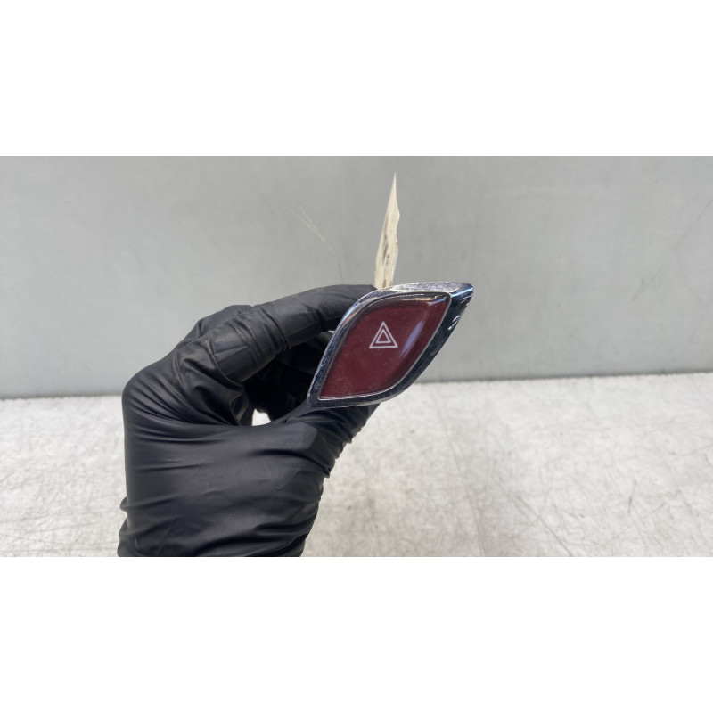 Bouton de warning CITROEN C3 2 Photo n°1