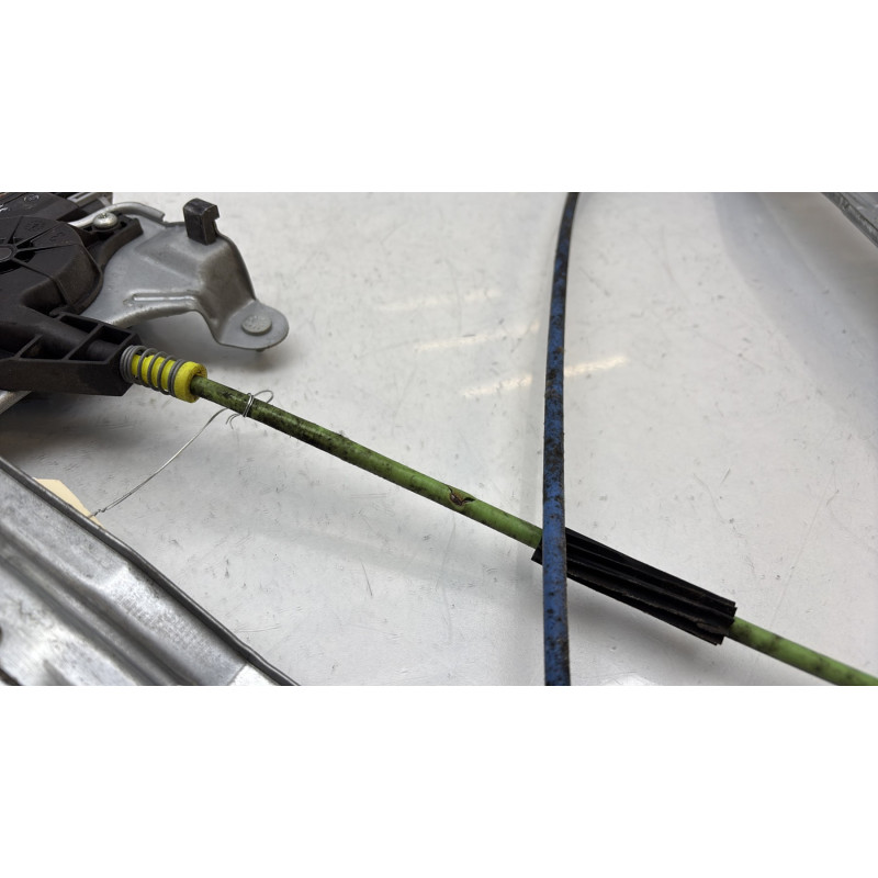 Leve vitre electrique avant droit CITROEN C3 PICASSO Photo n°10