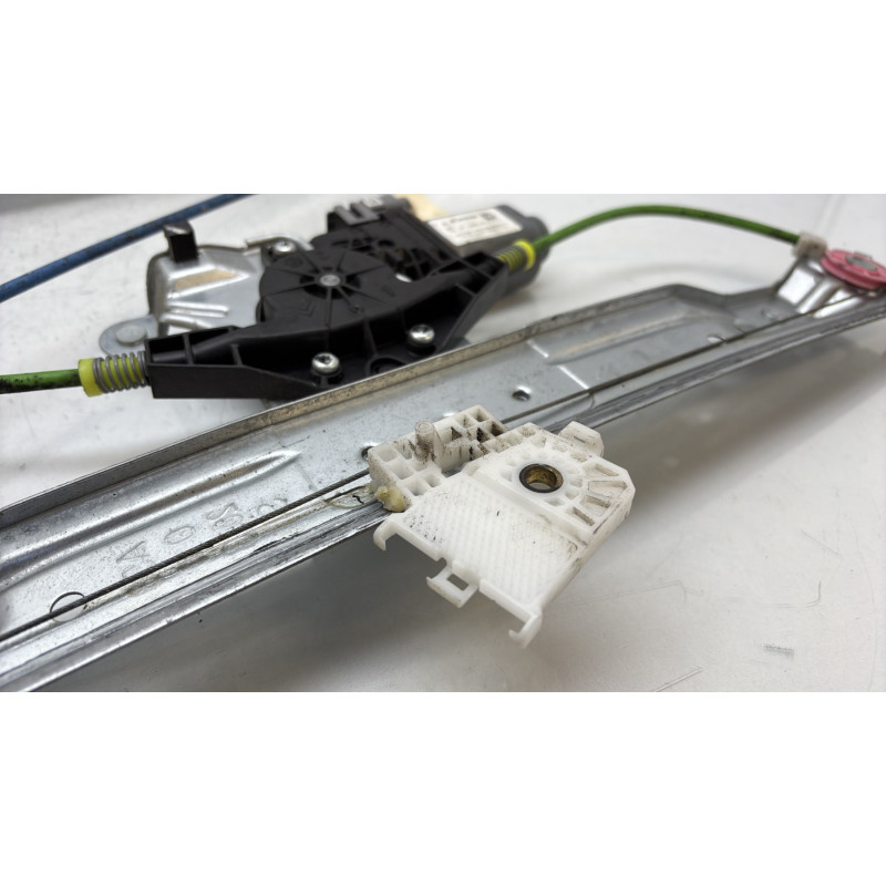 Leve vitre electrique avant gauche CITROEN C3 PICASSO Photo n°7