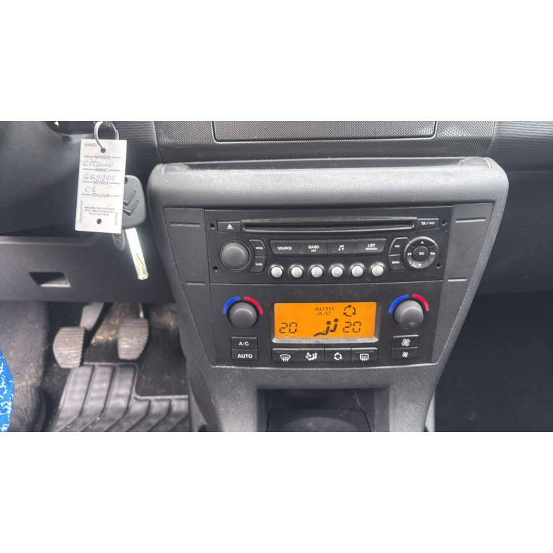 Attache ceinture avant droit CITROEN C4 1 Photo n°20
