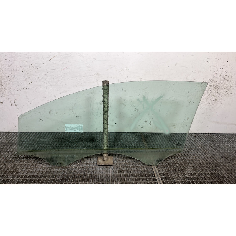 Vitre avant droit CITROEN C2 Photo n°4